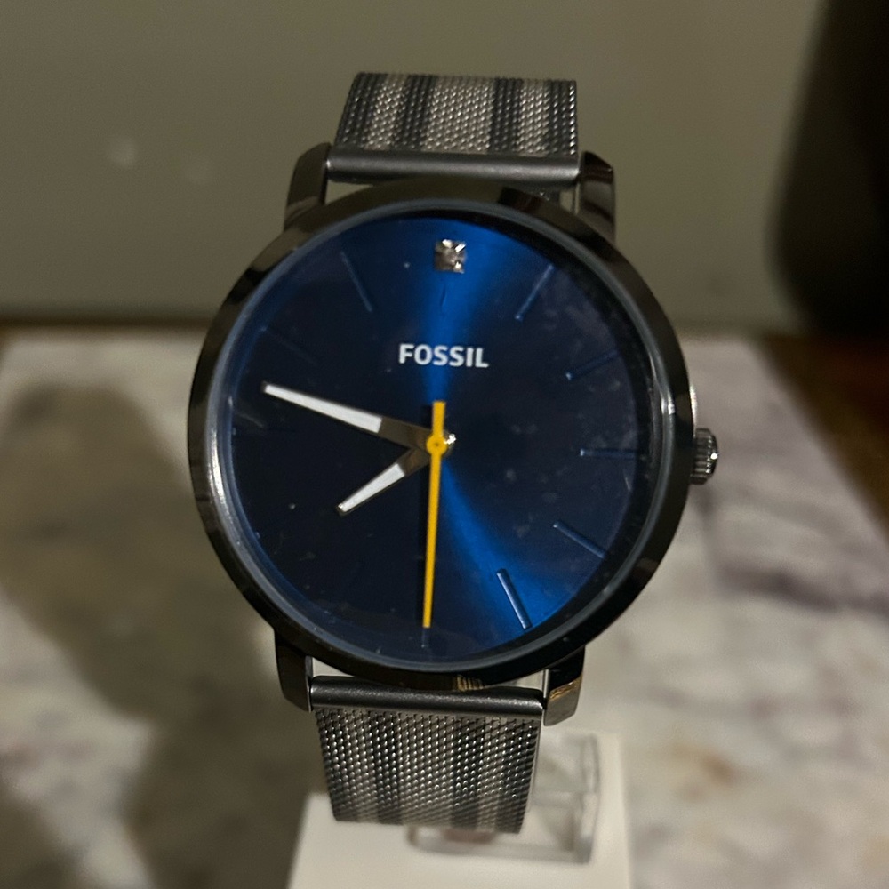 Fossil Men's Watch with Blue Dial and Silver Band